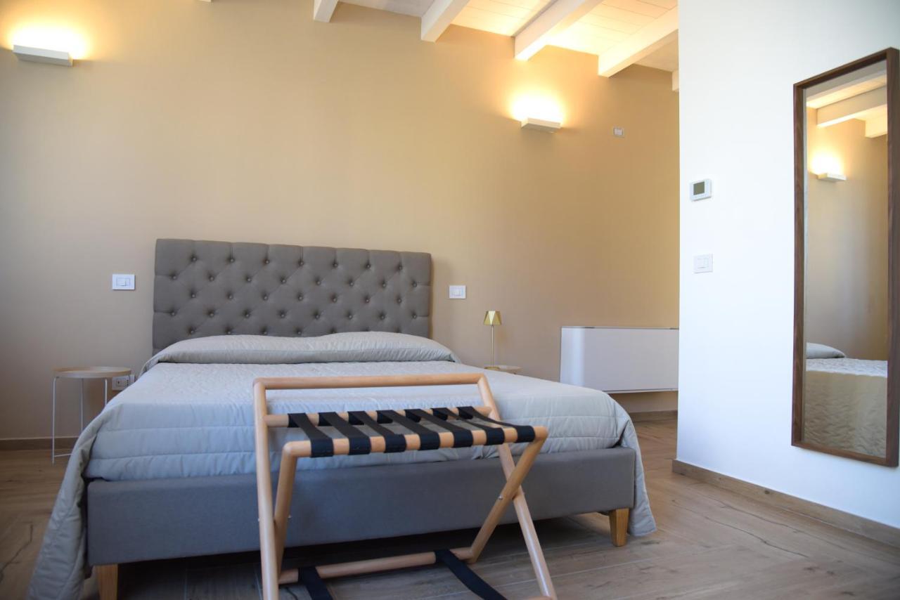 Serenity Apulian Rooms Trepuzzi Bagian luar foto