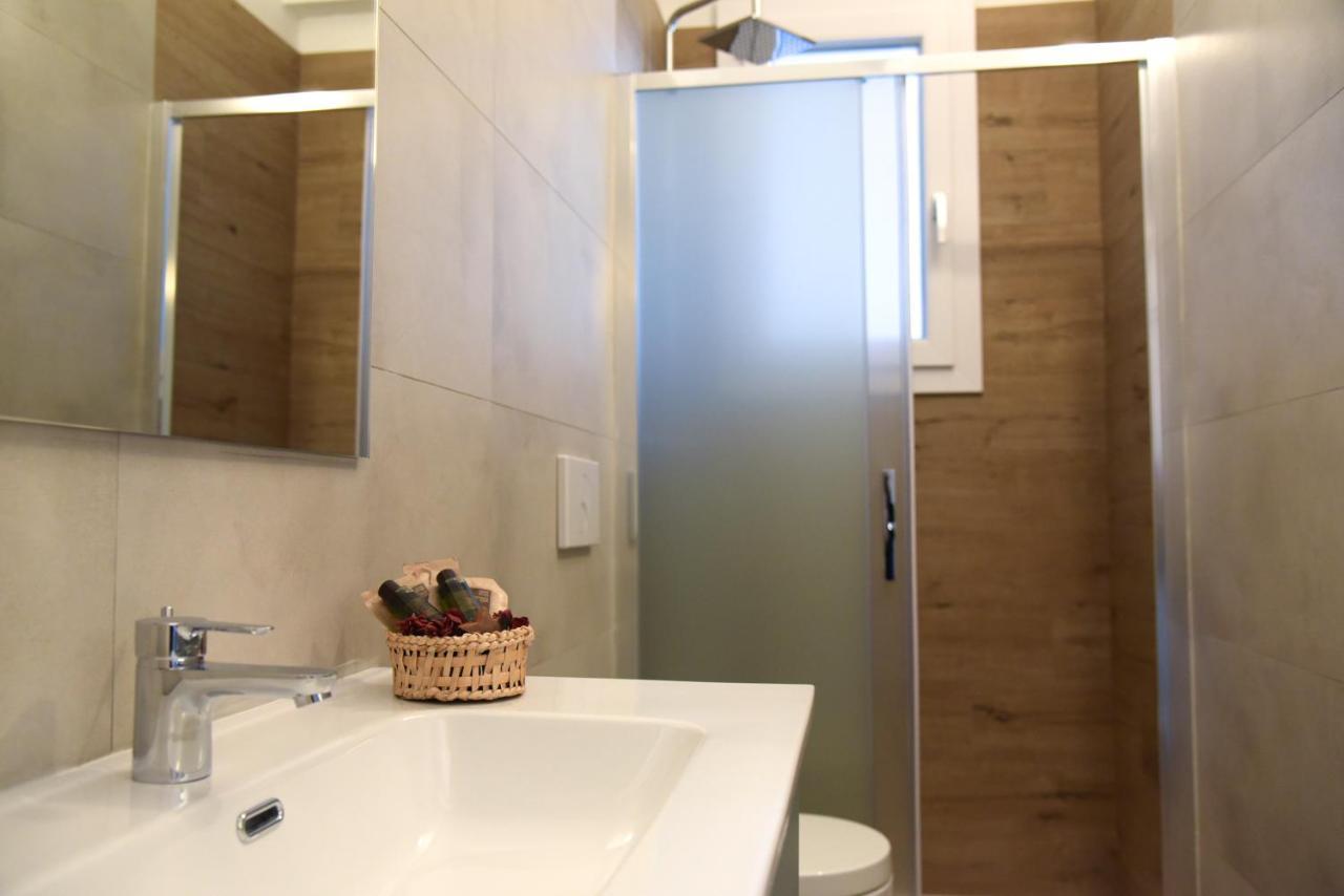Serenity Apulian Rooms Trepuzzi Bagian luar foto