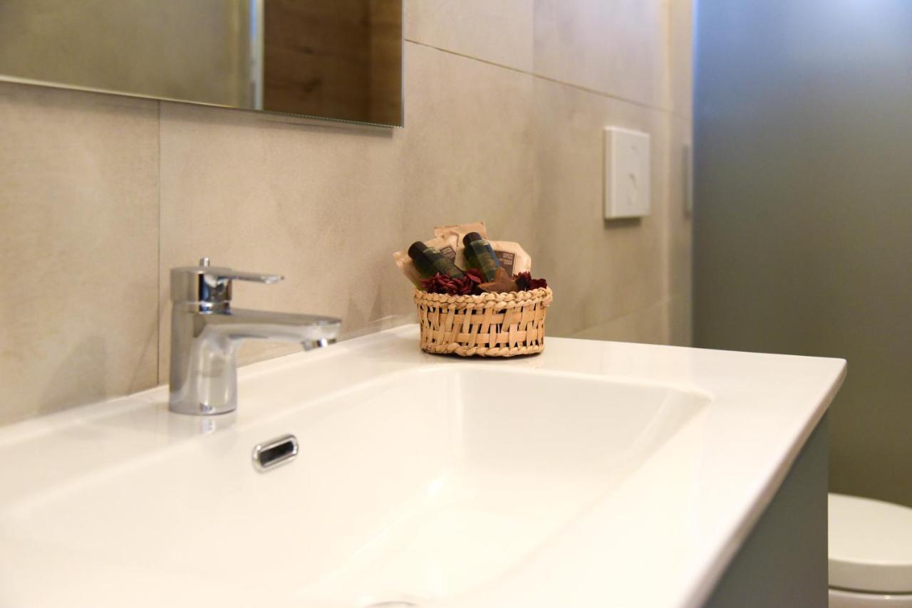 Serenity Apulian Rooms Trepuzzi Bagian luar foto